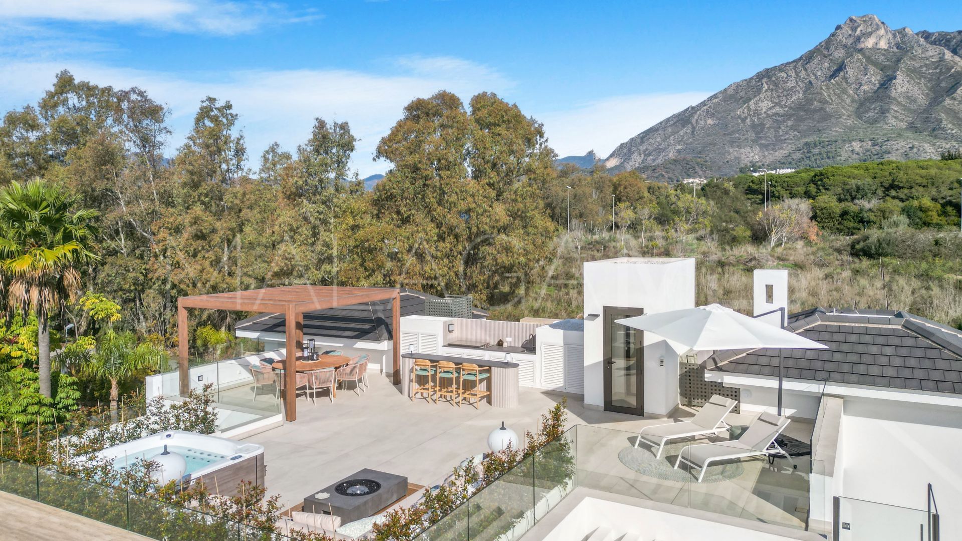 Villa for sale in Altos de Puente Romano