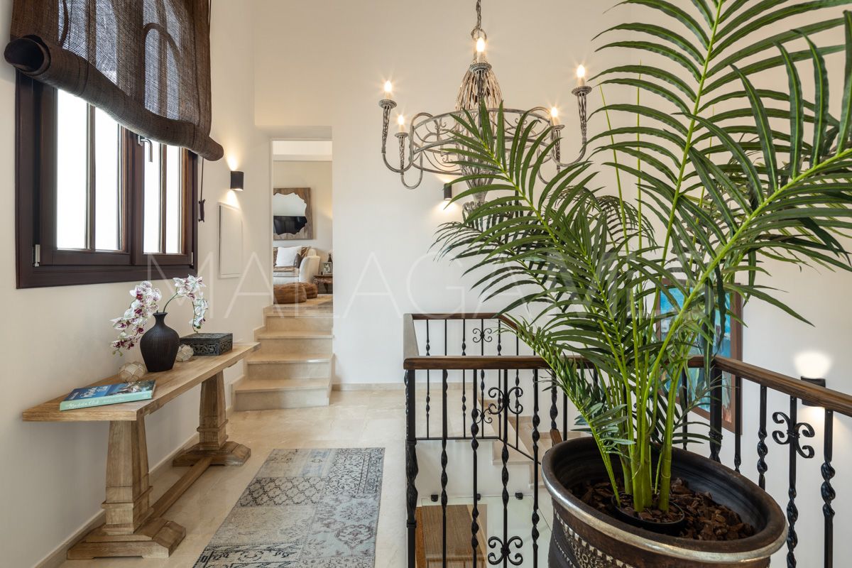 6 bedrooms El Madroñal villa for sale