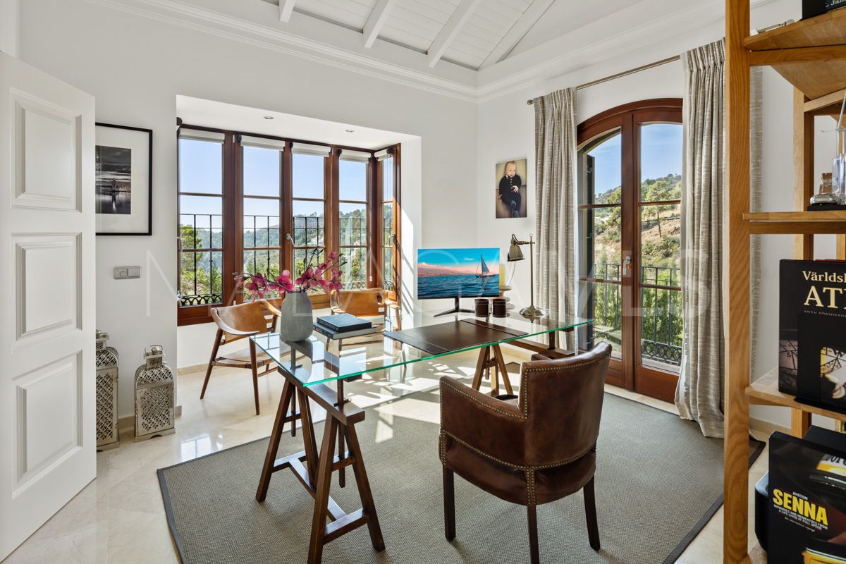 6 bedrooms El Madroñal villa for sale