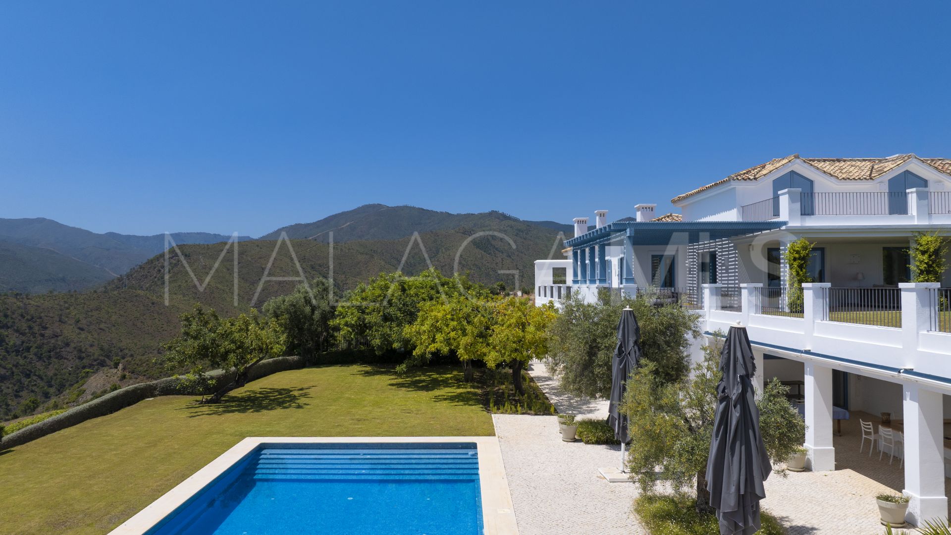 Buy villa de 5 bedrooms in Monte Mayor