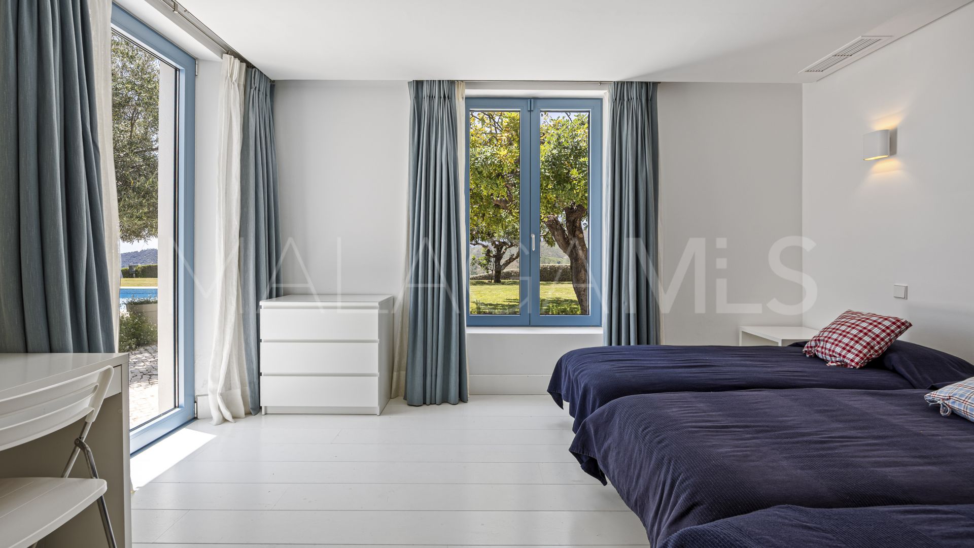 Buy villa de 5 bedrooms in Monte Mayor