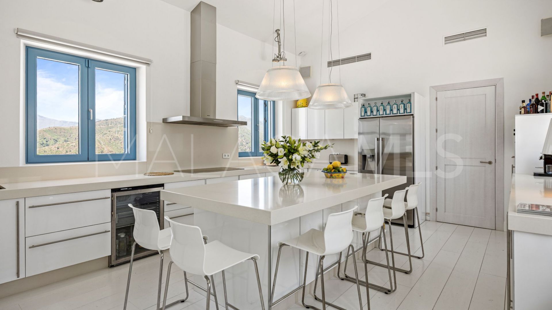 Buy villa de 5 bedrooms in Monte Mayor