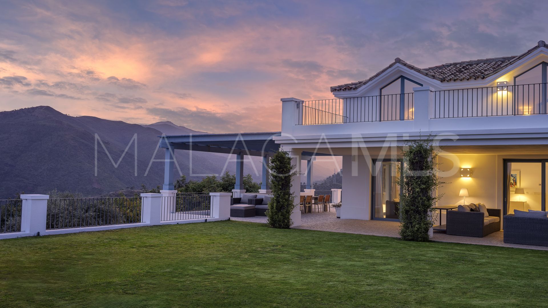Buy villa de 5 bedrooms in Monte Mayor