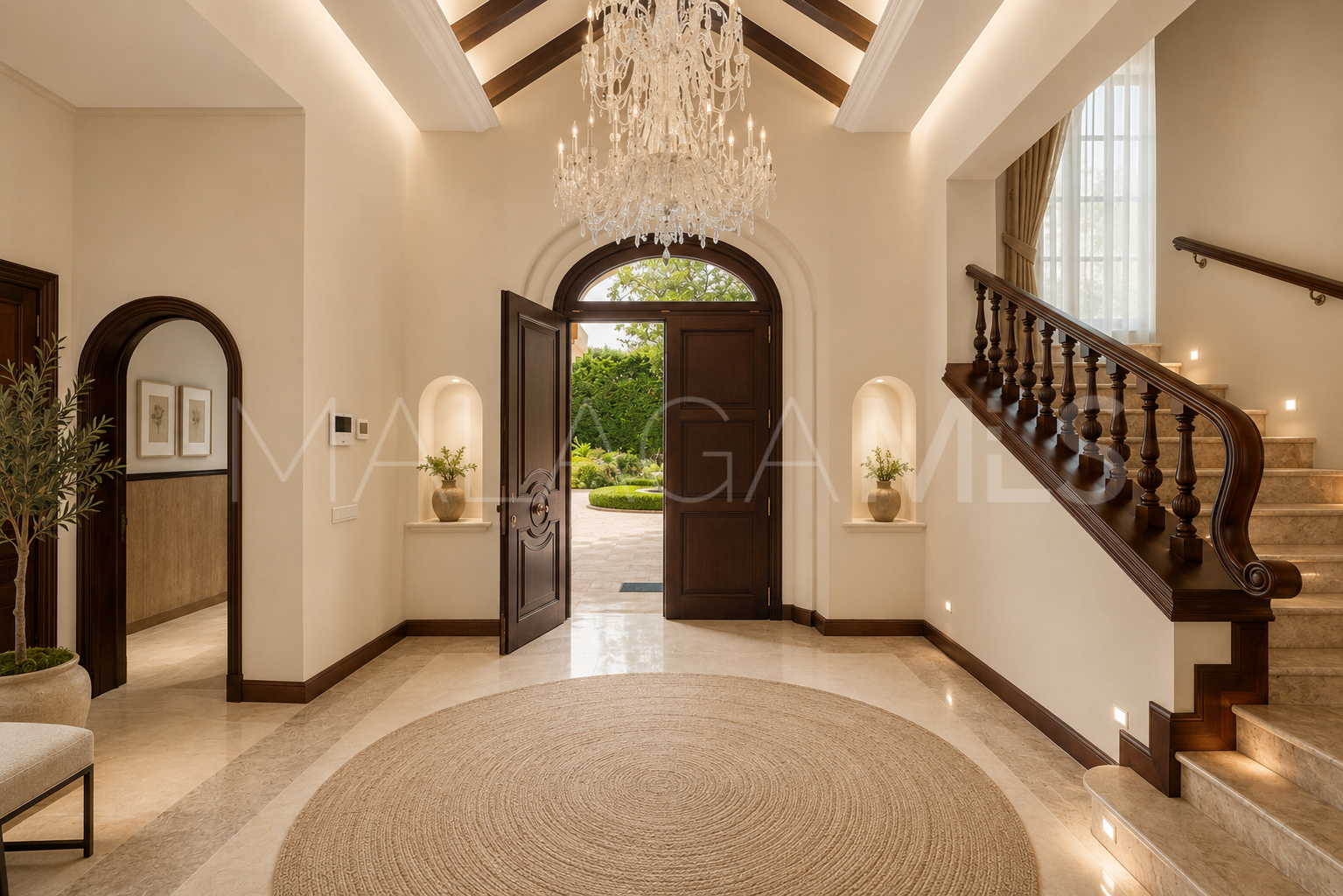 For sale Guadalmina Baja villa with 8 bedrooms