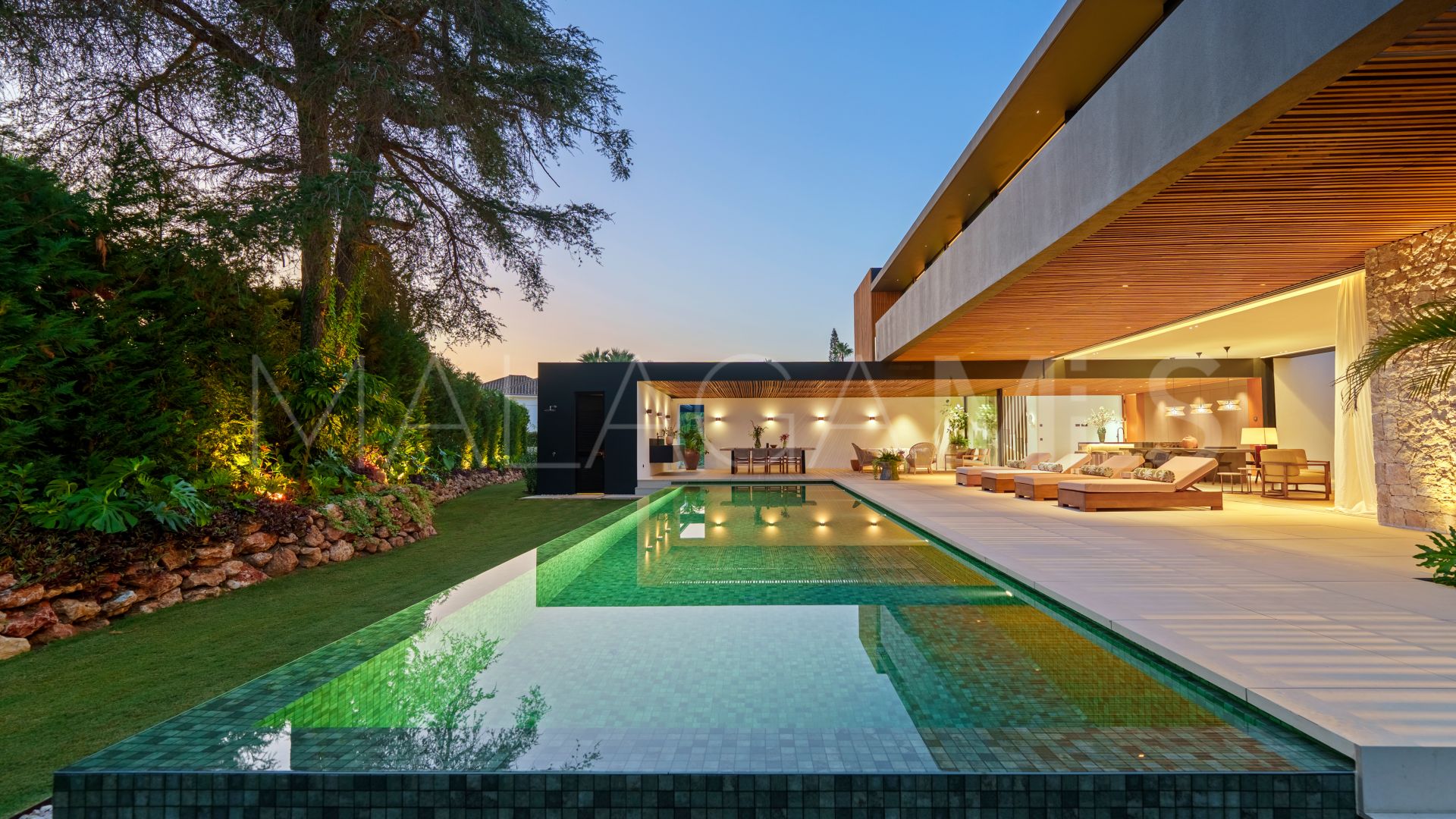 6 bedrooms Parcelas del Golf villa for sale