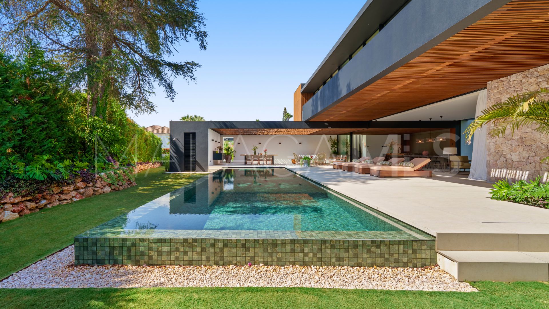 6 bedrooms Parcelas del Golf villa for sale