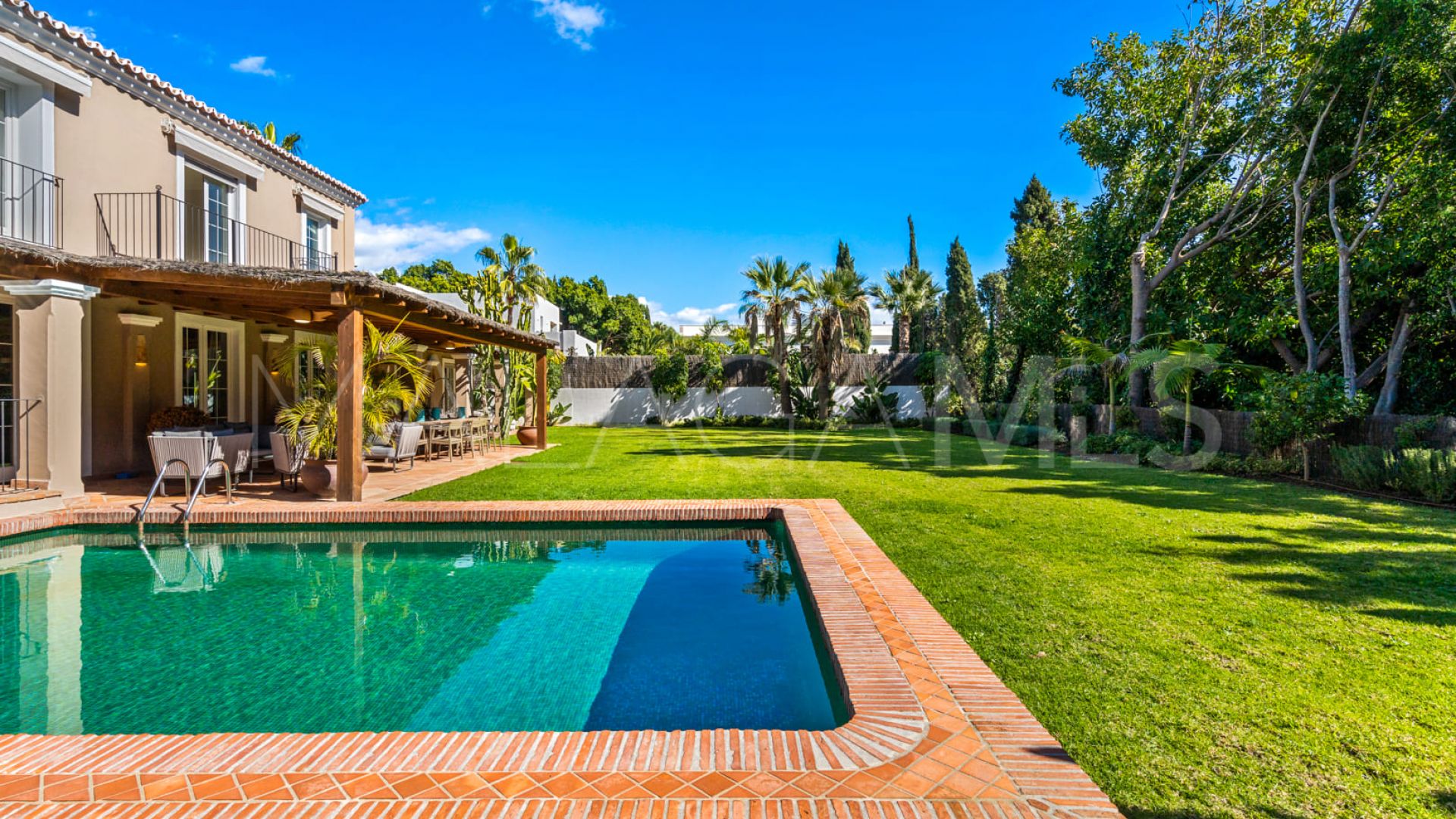 Villa for sale in Nagüeles