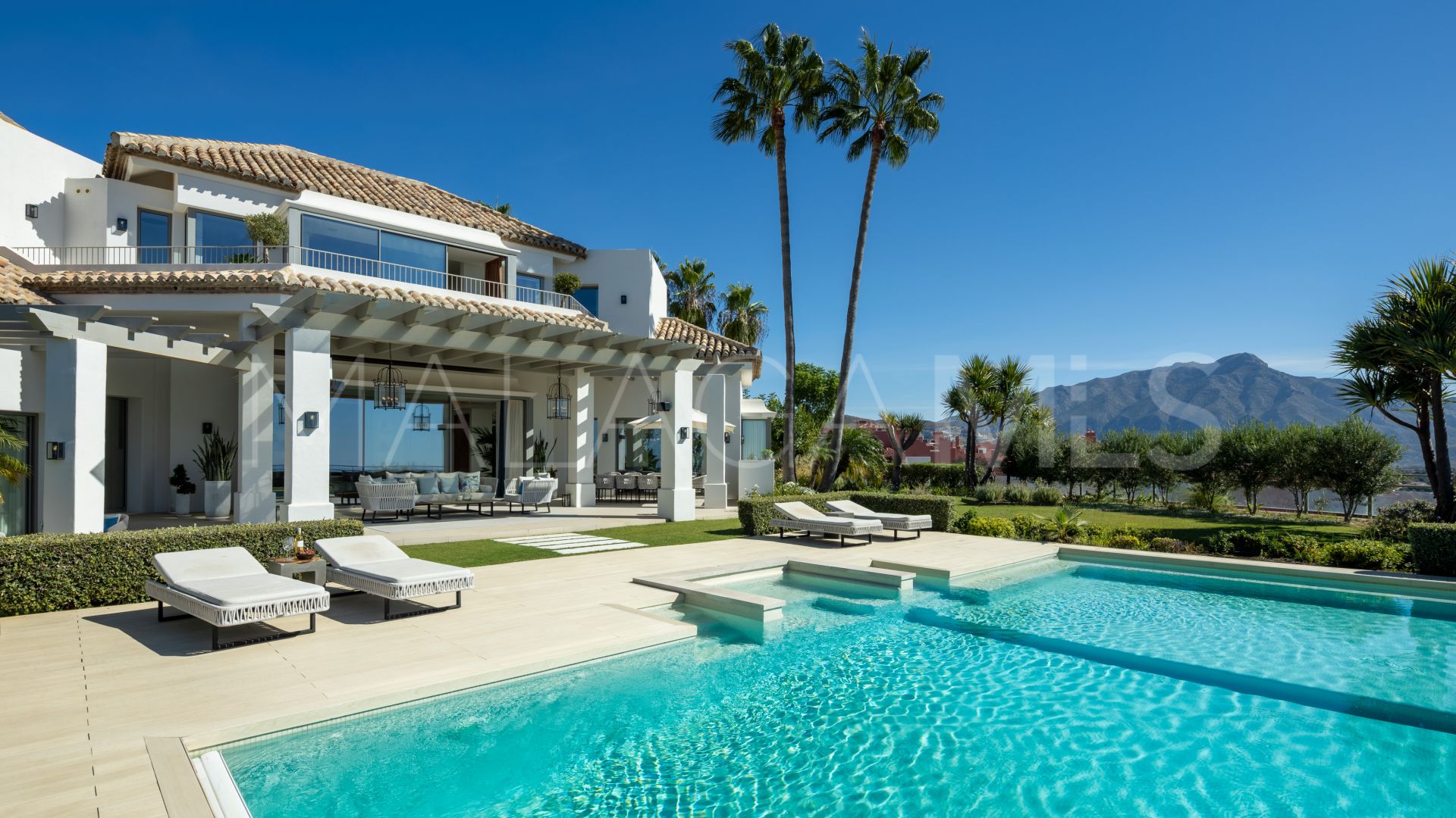 Villa for sale in Monte Halcones