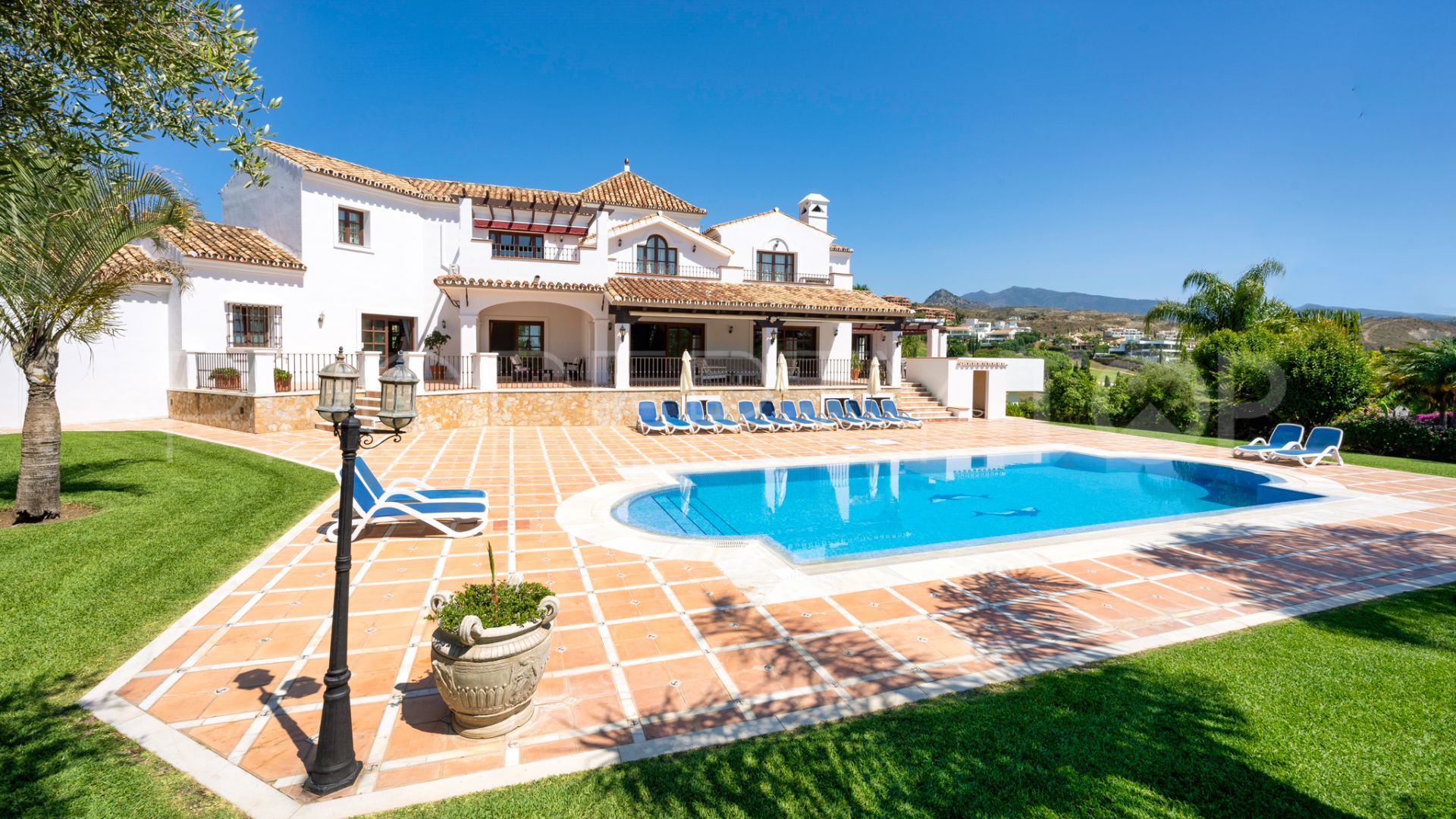 For sale villa with 8 bedrooms in Cancelada