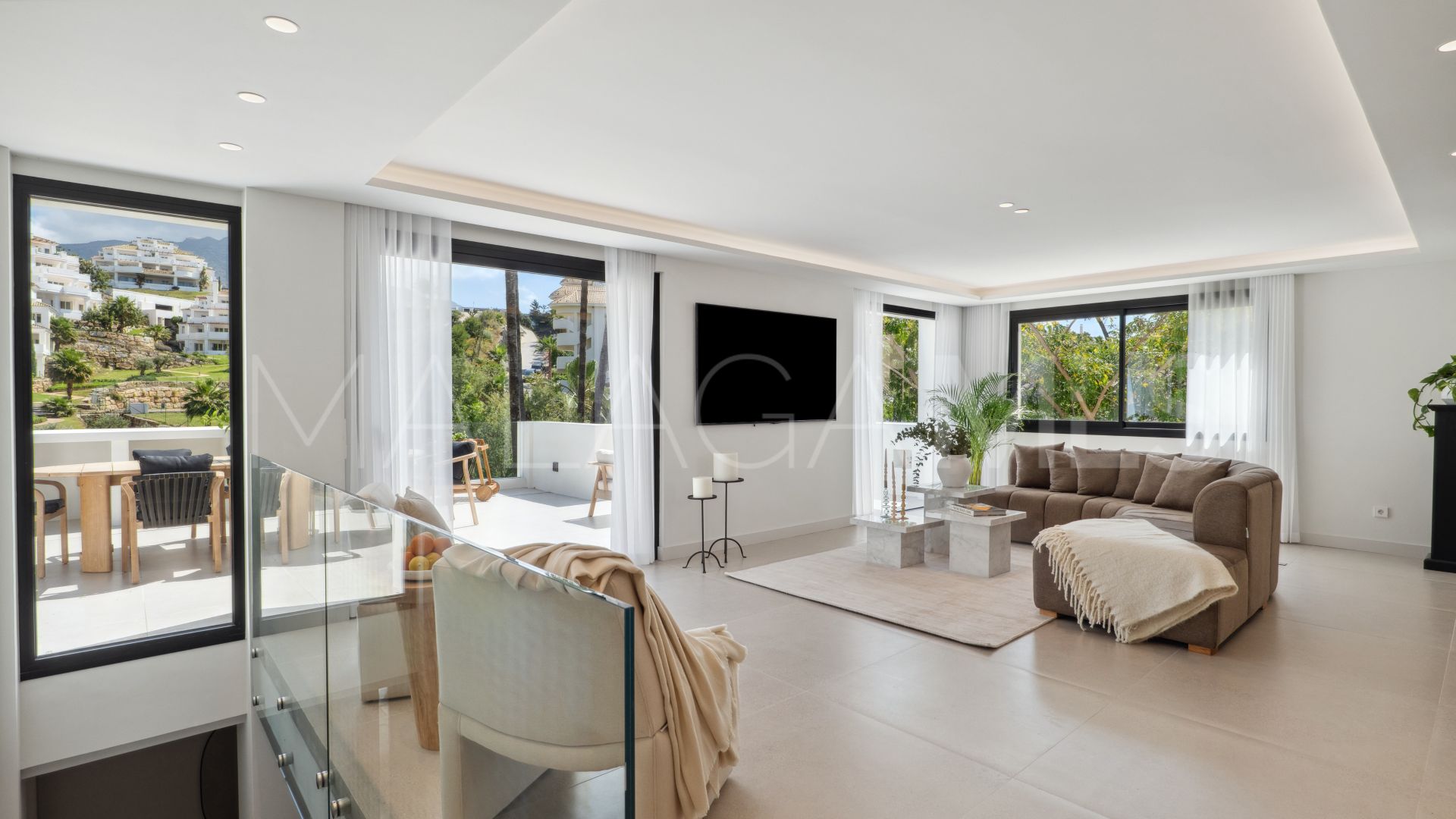 Villa for sale in Nueva Andalucia