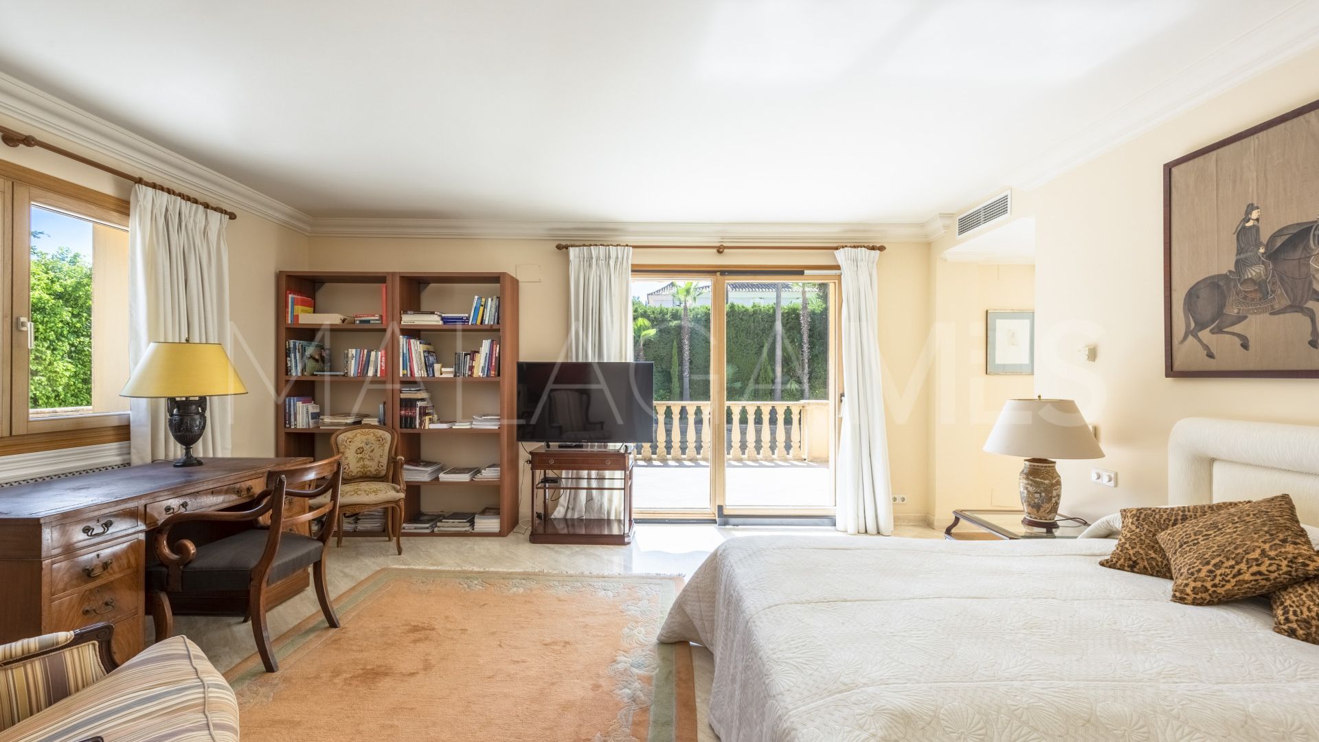 Villa for sale in Las Brisas