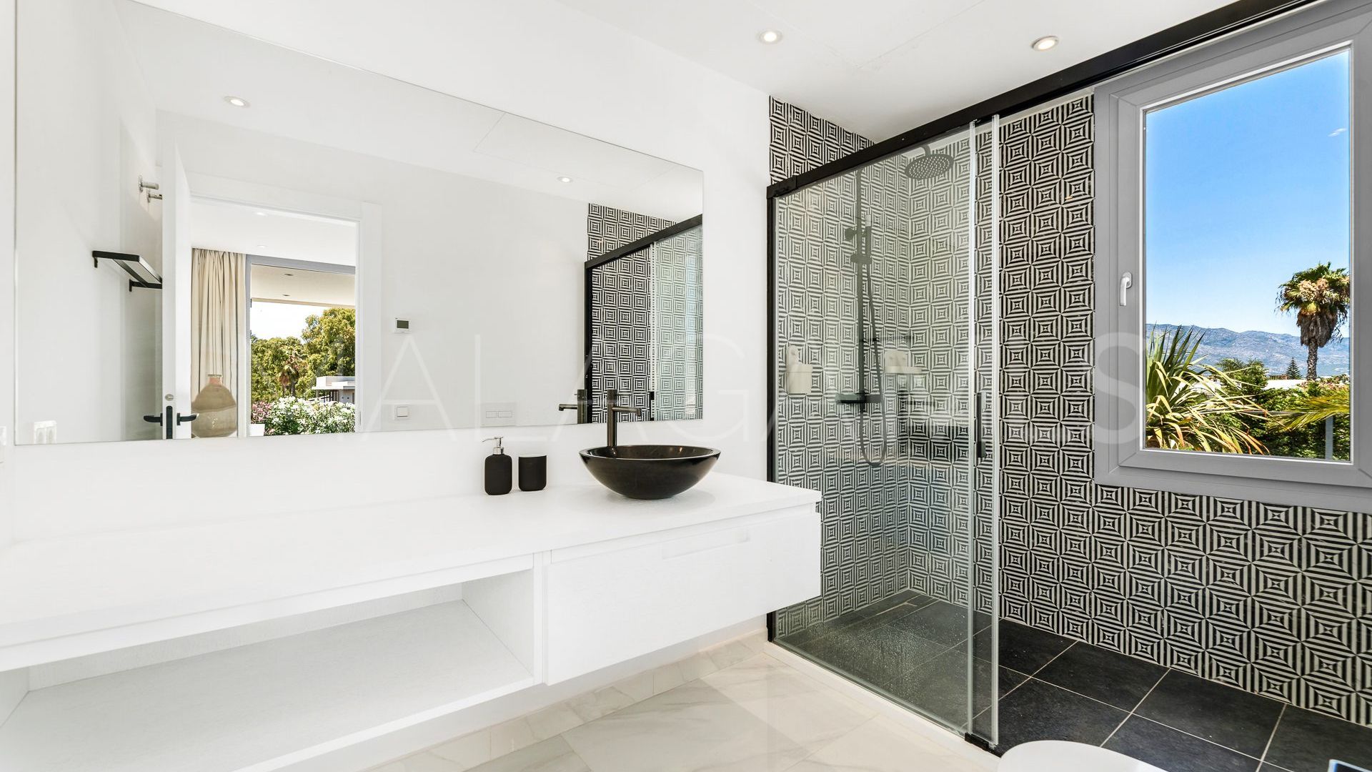 Villa in San Pedro de Alcantara for sale