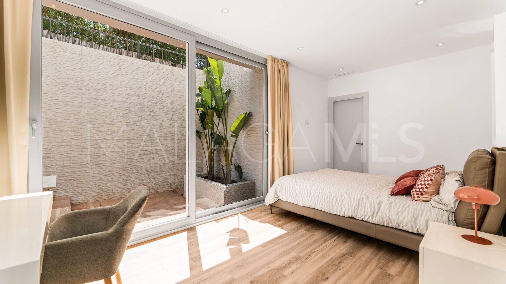 Villa in San Pedro de Alcantara for sale