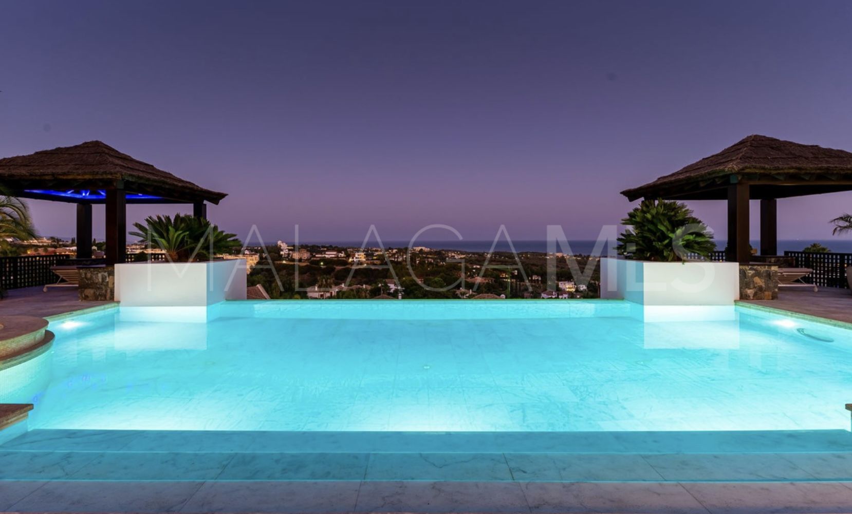 For sale 5 bedrooms villa in Los Flamingos