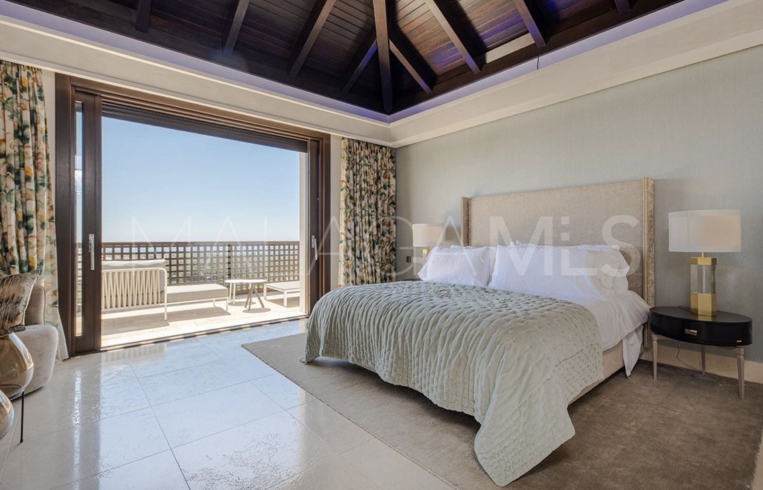 For sale 5 bedrooms villa in Los Flamingos