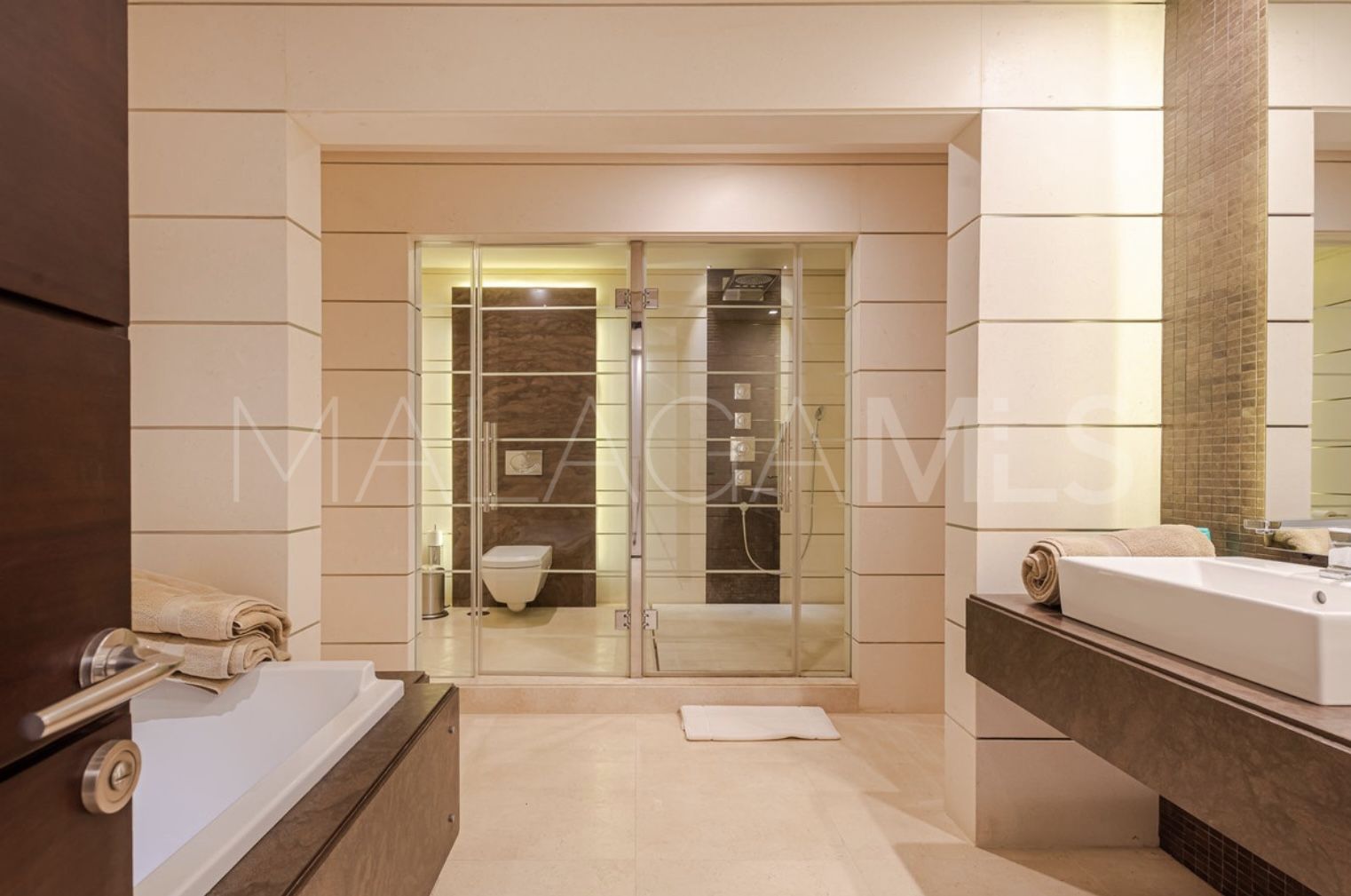 For sale 5 bedrooms villa in Los Flamingos