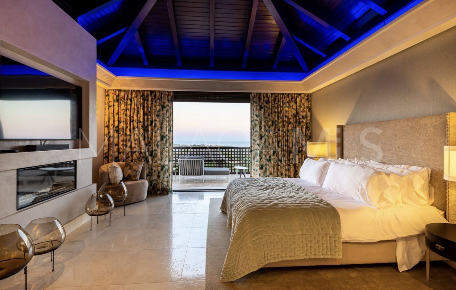 For sale 5 bedrooms villa in Los Flamingos