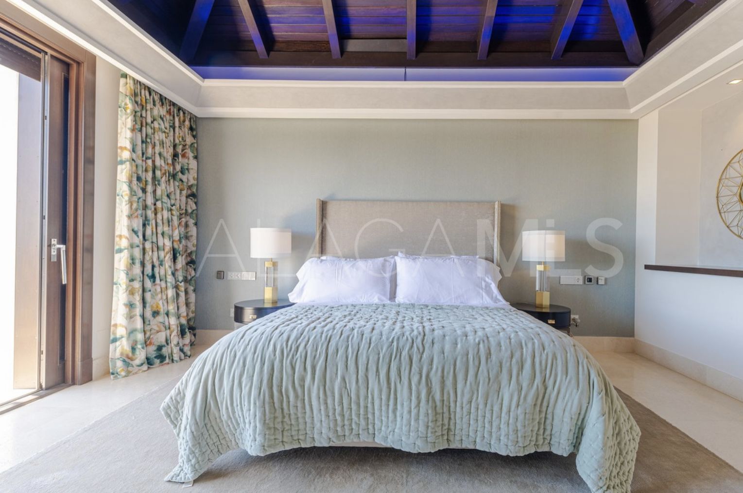 For sale 5 bedrooms villa in Los Flamingos