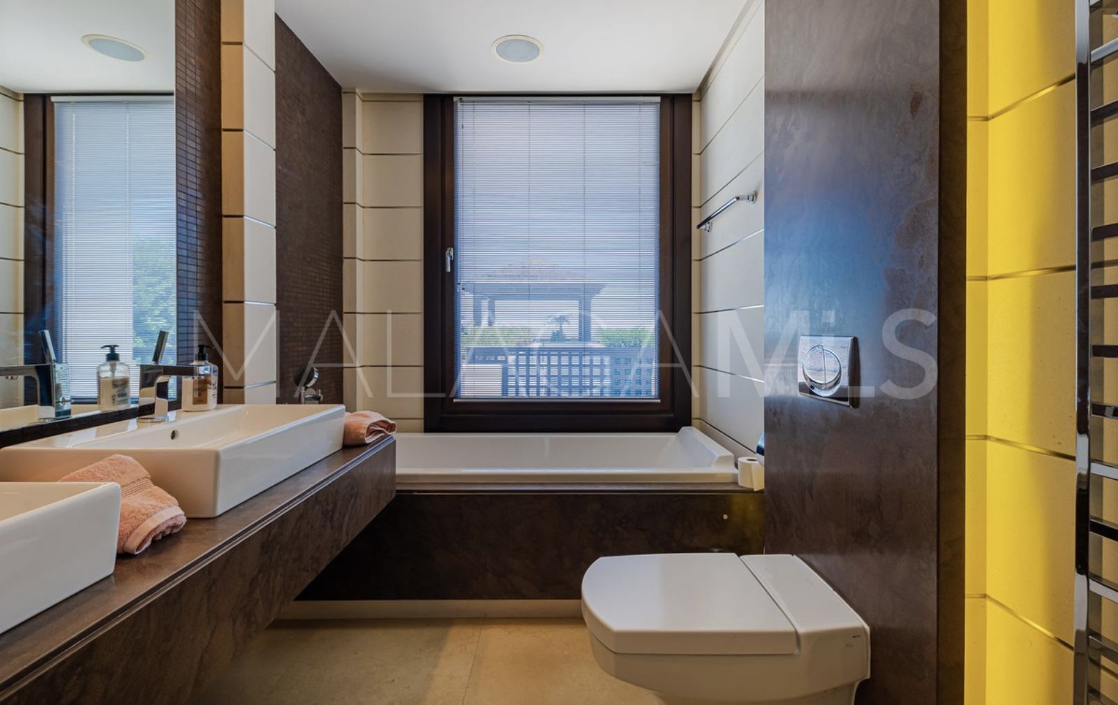 For sale 5 bedrooms villa in Los Flamingos