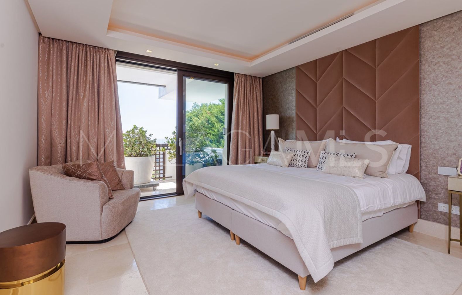 For sale 5 bedrooms villa in Los Flamingos