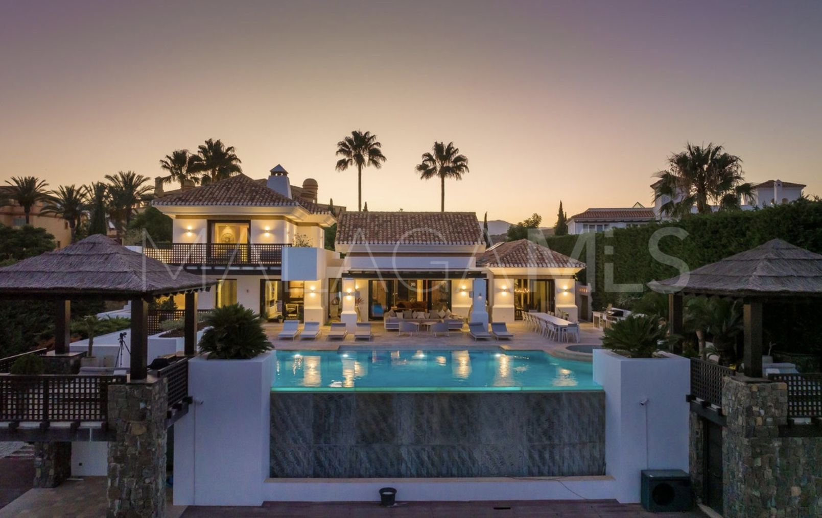 For sale 5 bedrooms villa in Los Flamingos