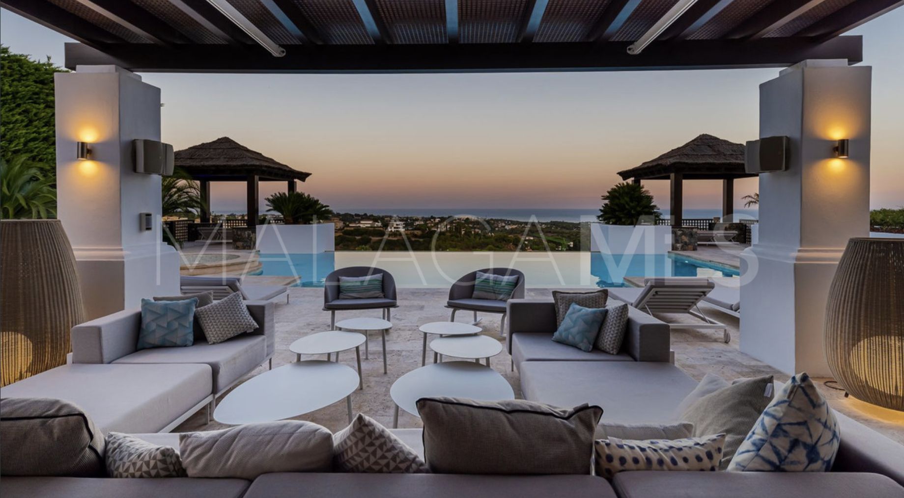 For sale 5 bedrooms villa in Los Flamingos