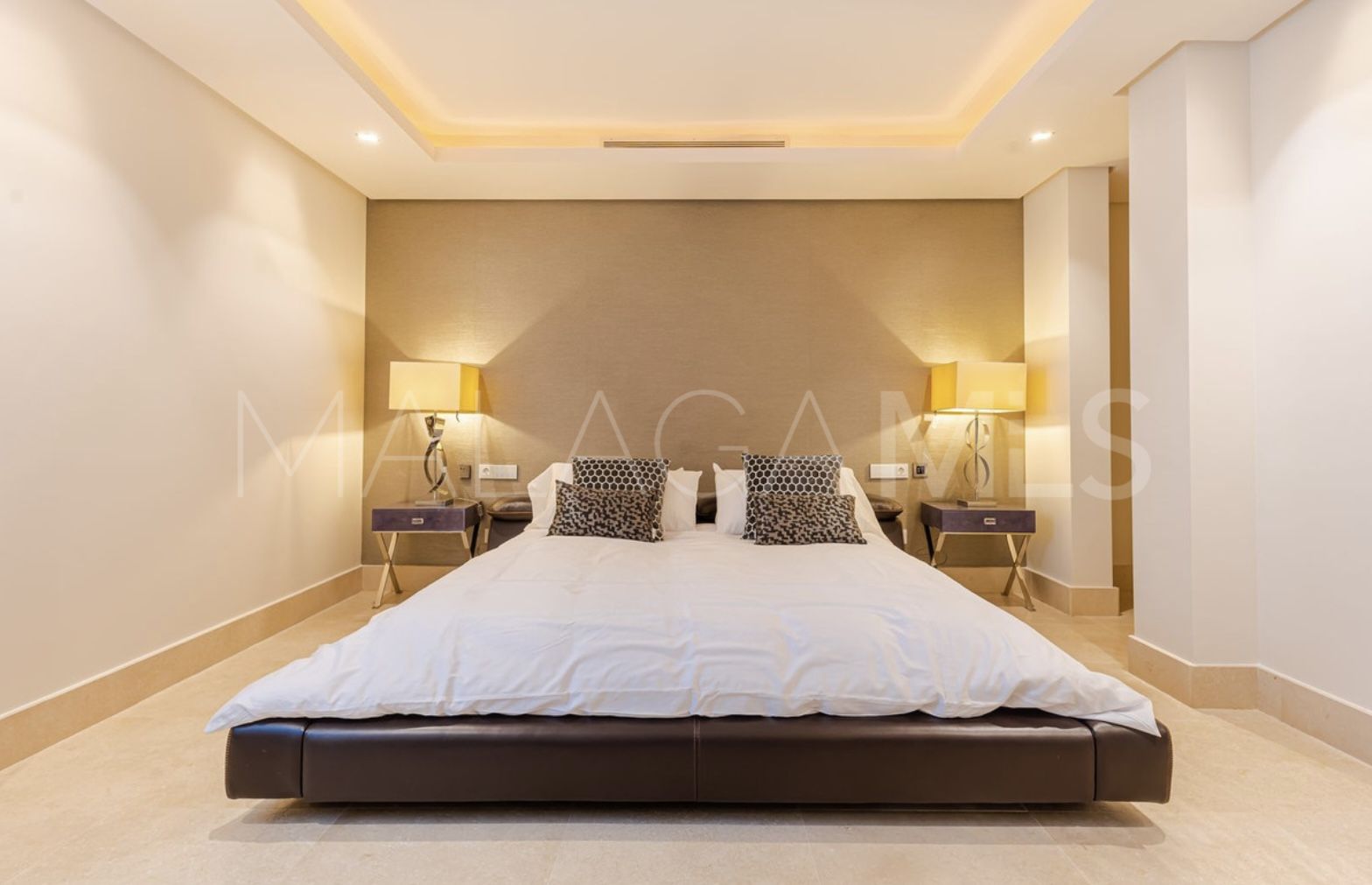 For sale 5 bedrooms villa in Los Flamingos