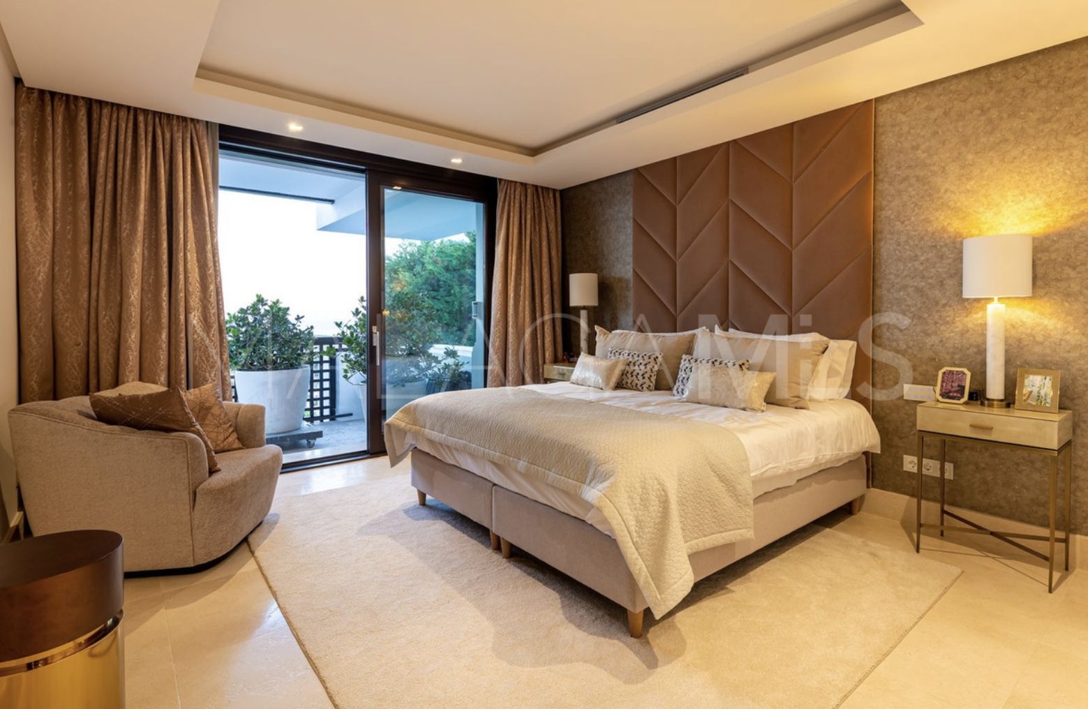 For sale 5 bedrooms villa in Los Flamingos
