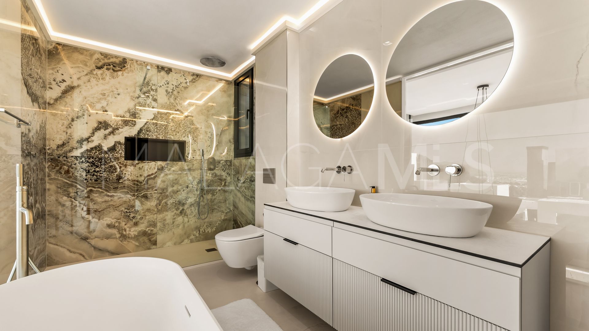 Semi detached house with 5 bedrooms for sale in Rio Real