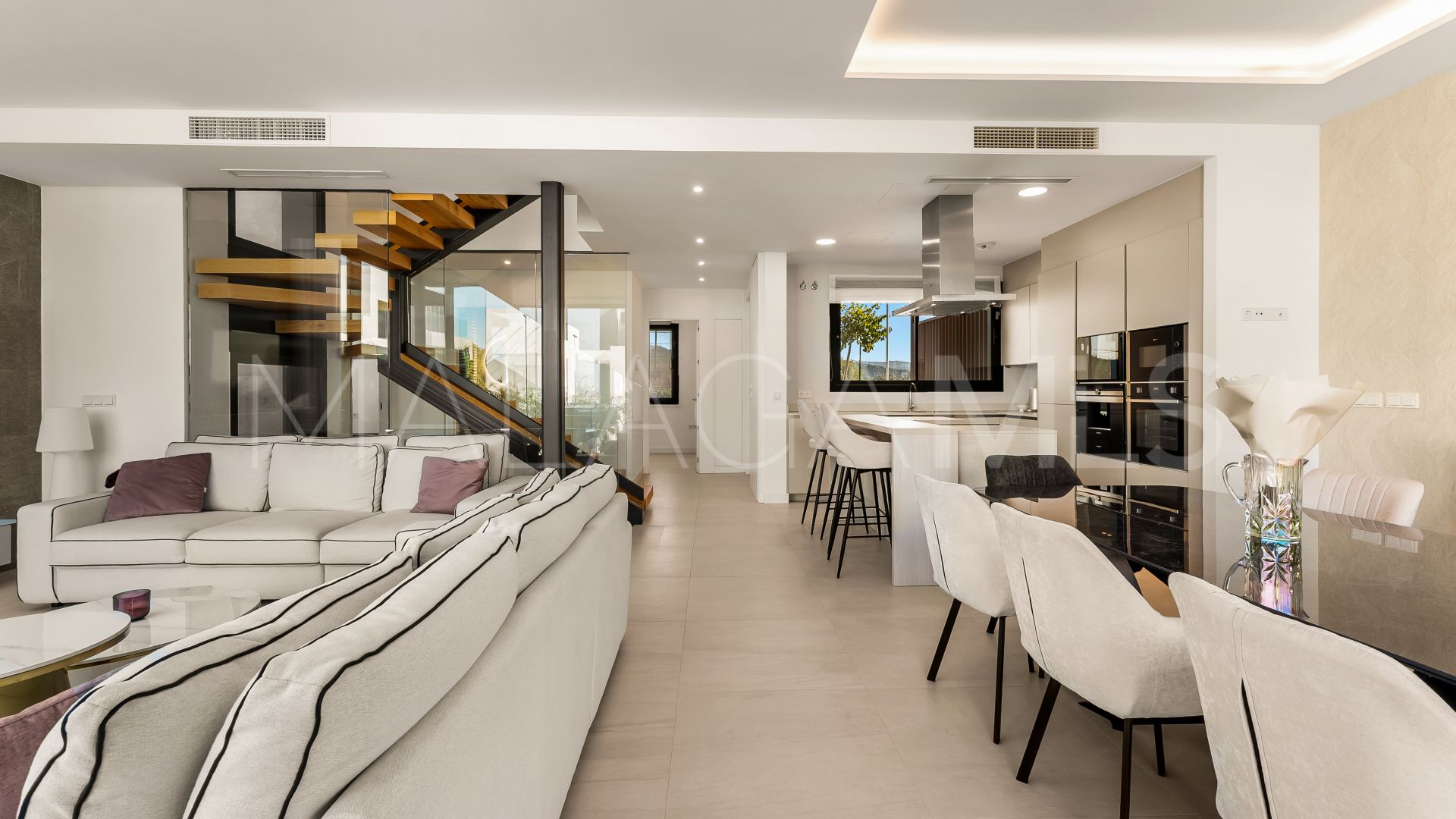 Semi detached house with 5 bedrooms for sale in Rio Real