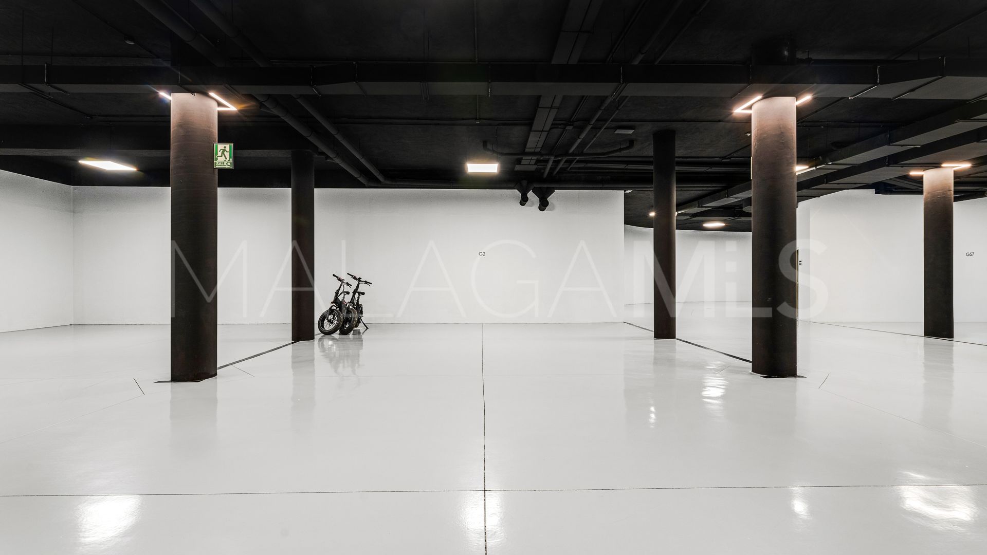 For sale apartment in New Golden Mile with 5 bedrooms