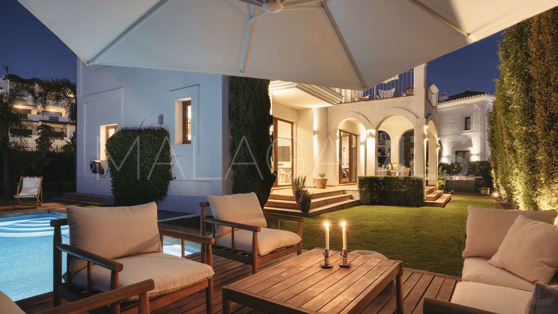 Villa for sale in Estepona