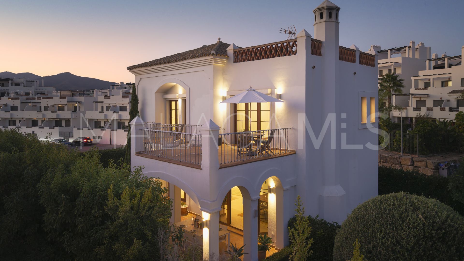 Villa for sale in Estepona