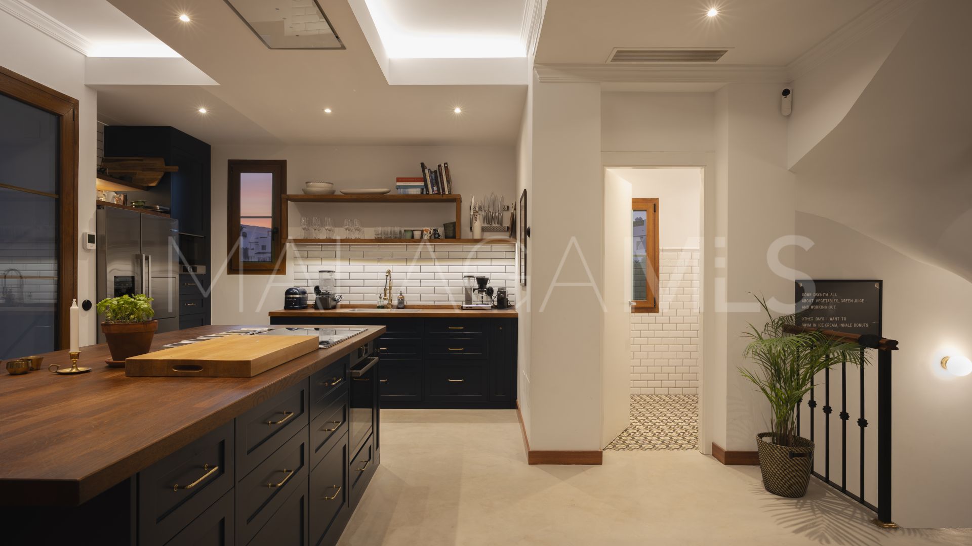 Villa for sale in Estepona