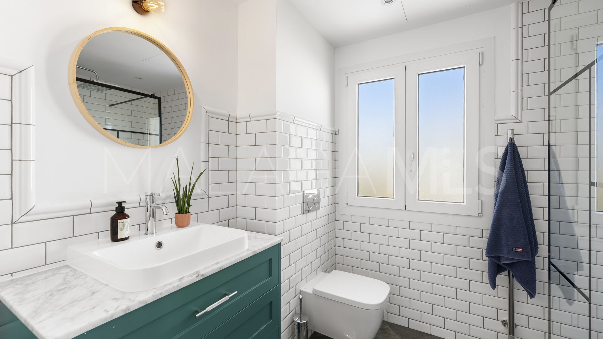 Villa for sale in Estepona