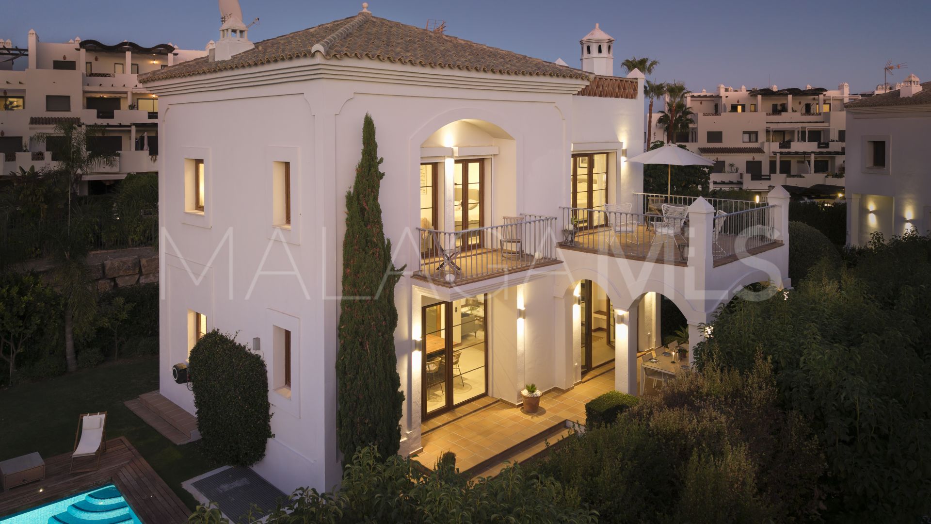 Villa for sale in Estepona