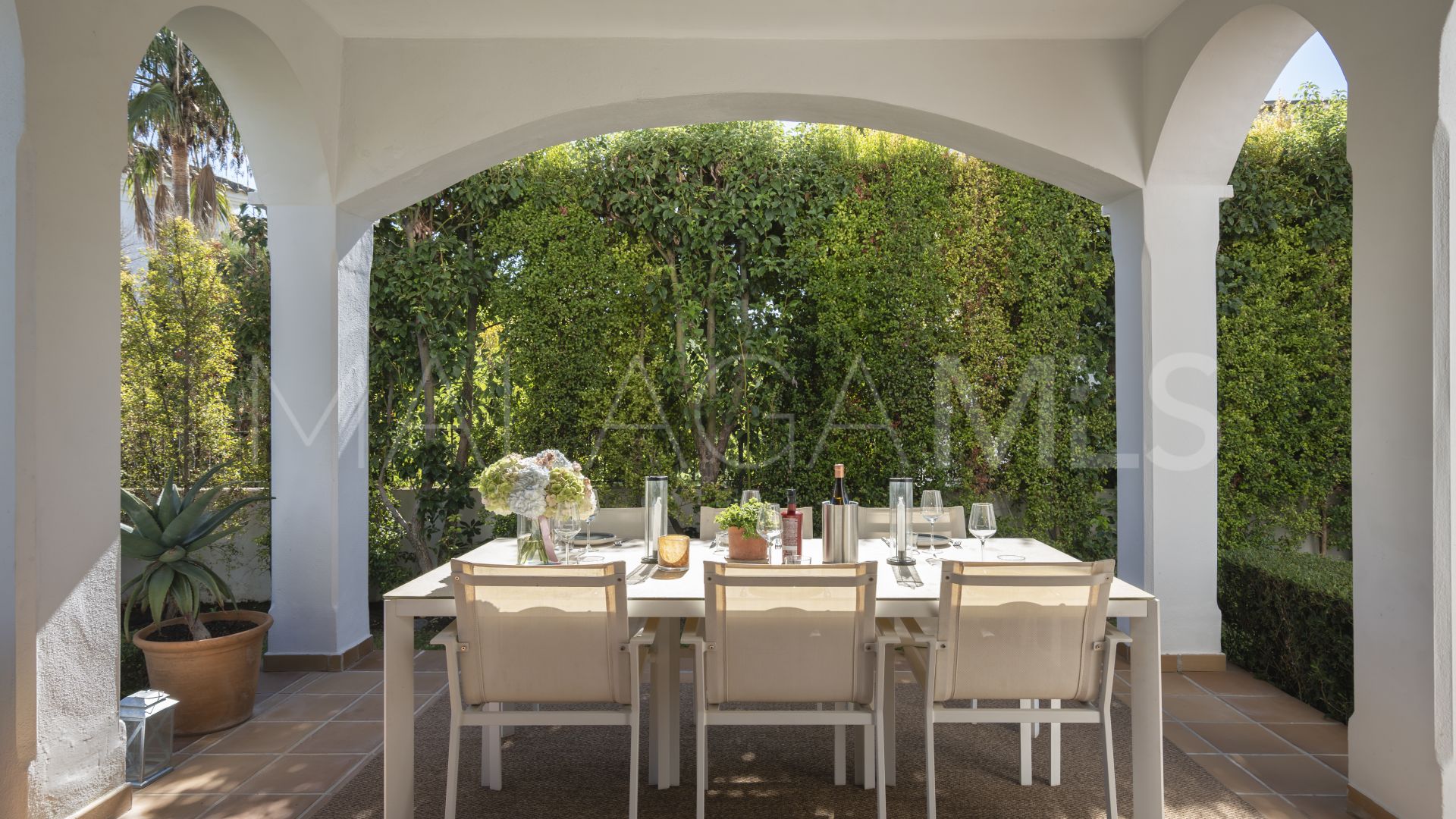 Villa for sale in Estepona