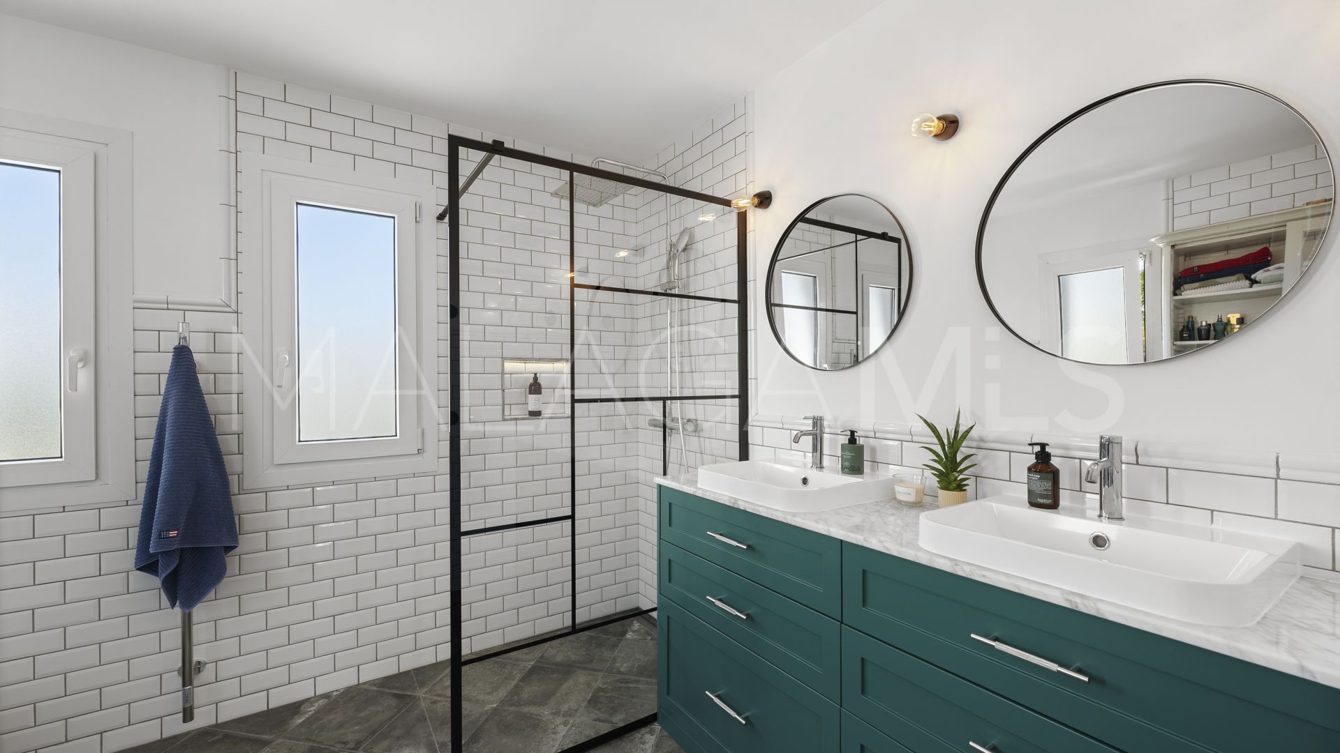 Villa for sale in Estepona