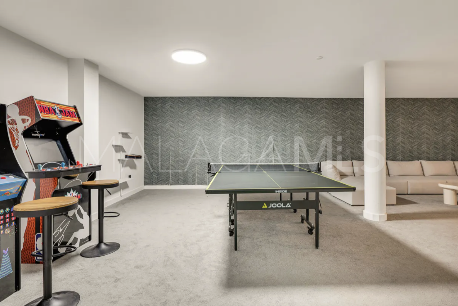 Villa for sale in Artola