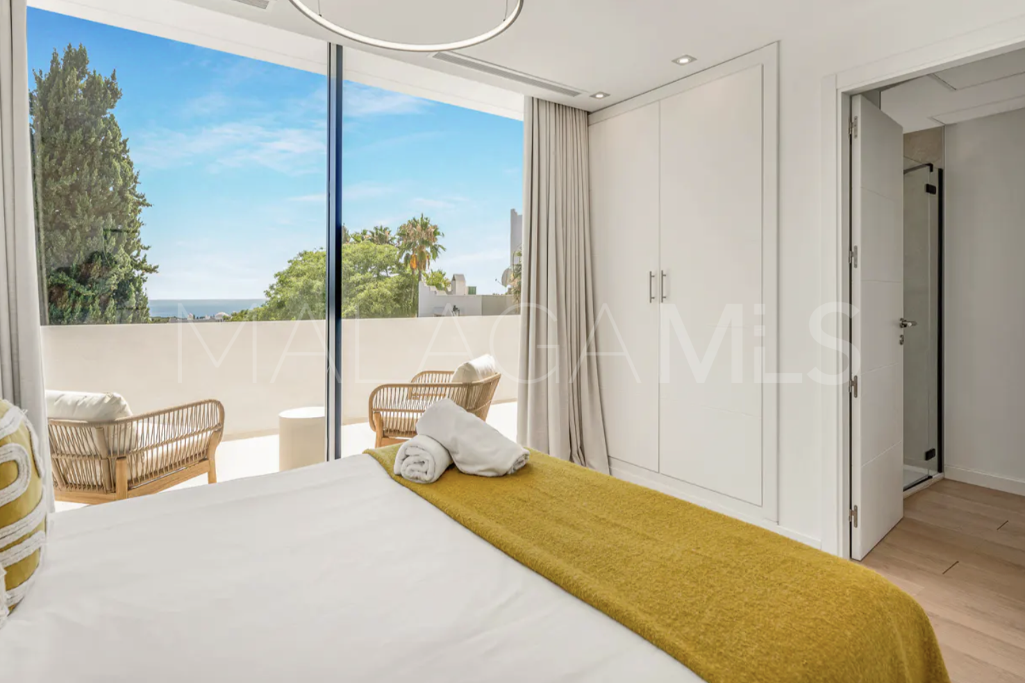 Villa for sale in Artola