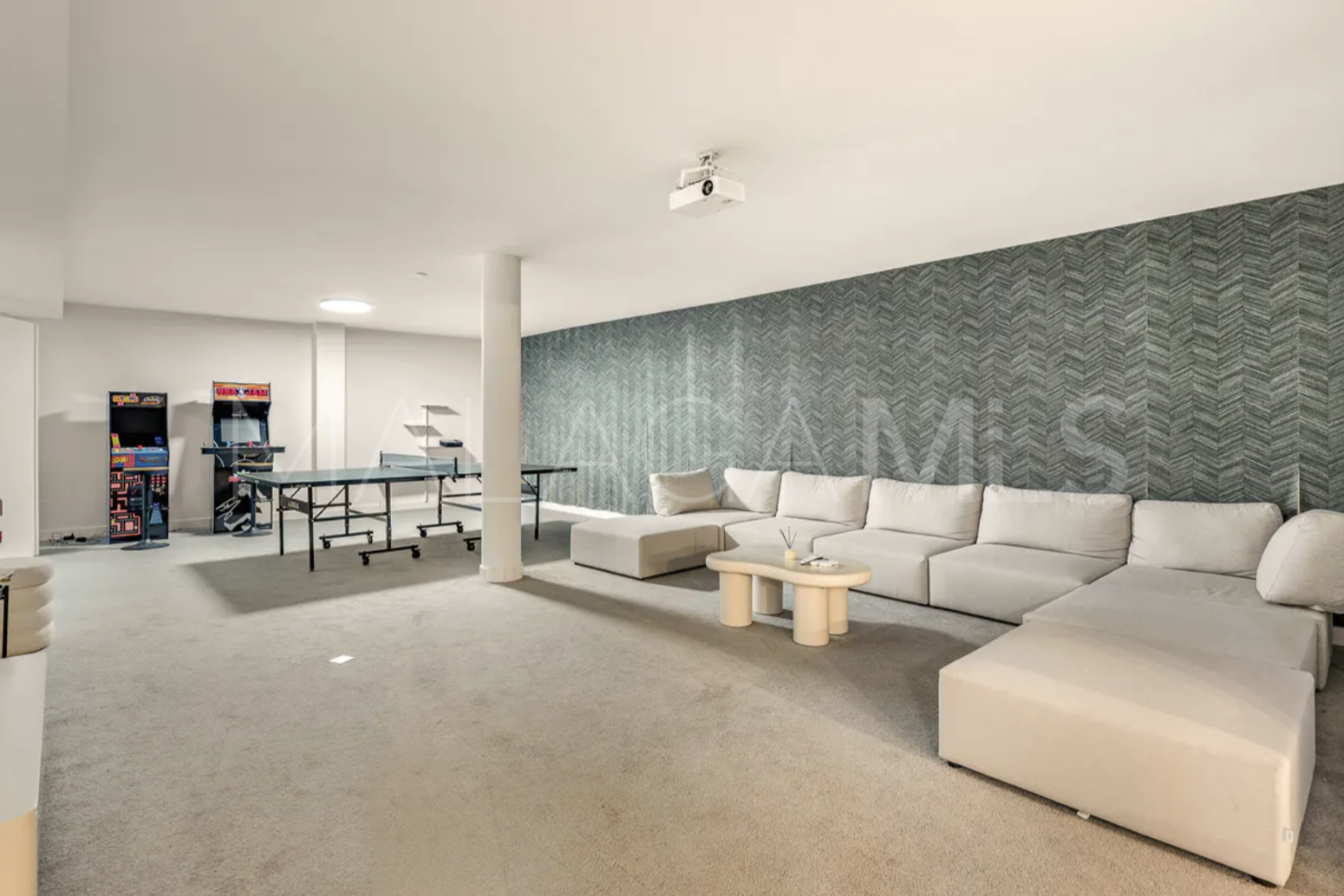 Villa for sale in Artola