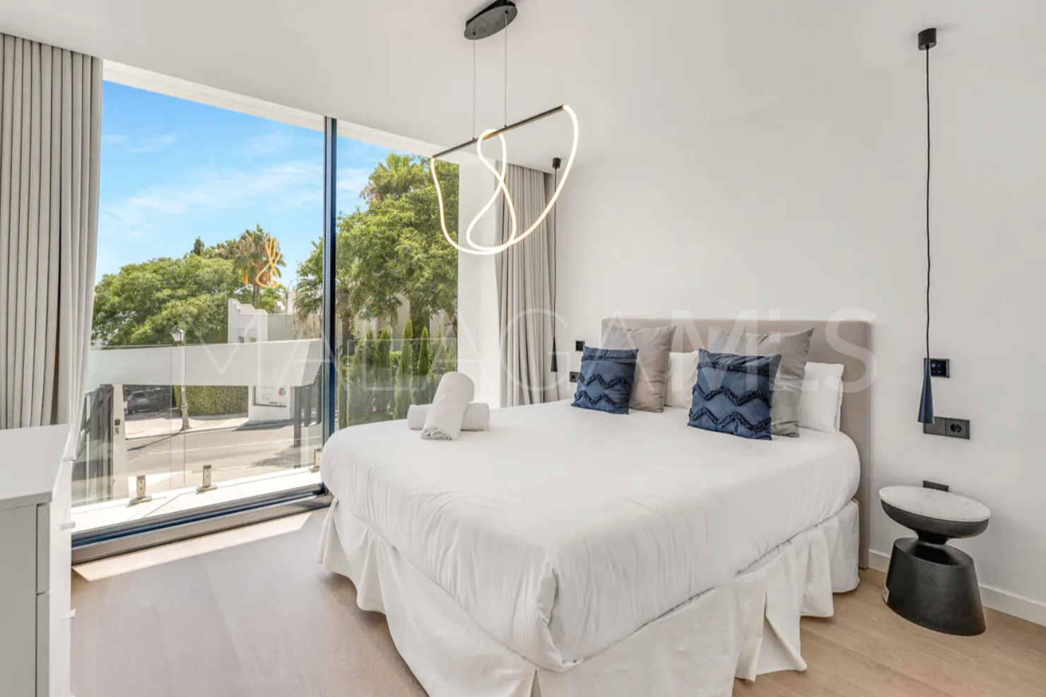 Villa for sale in Artola