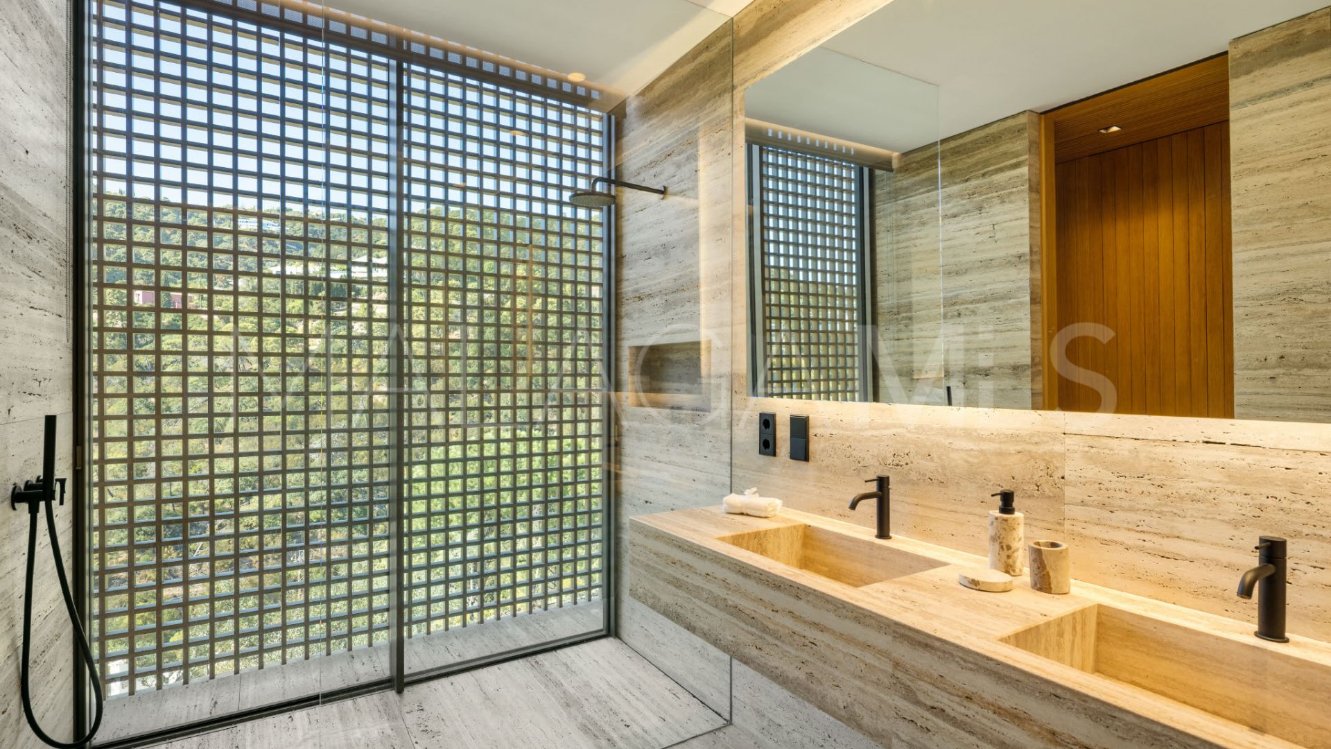 Villa for sale in El Madroñal