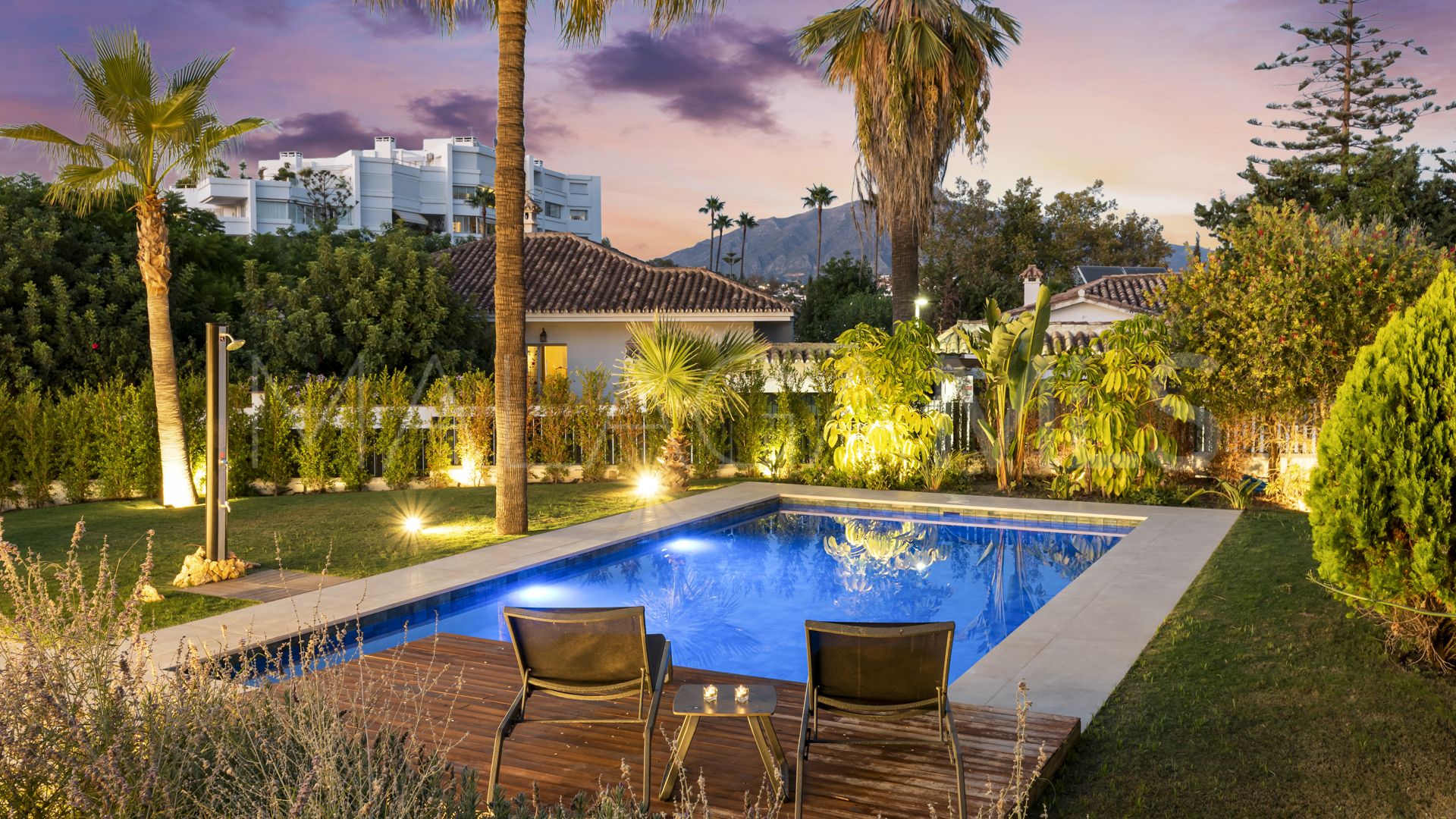 Villa for sale in Guadalmina Alta