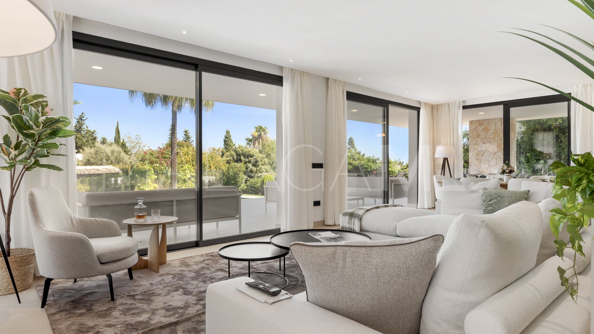 Villa for sale in Guadalmina Alta