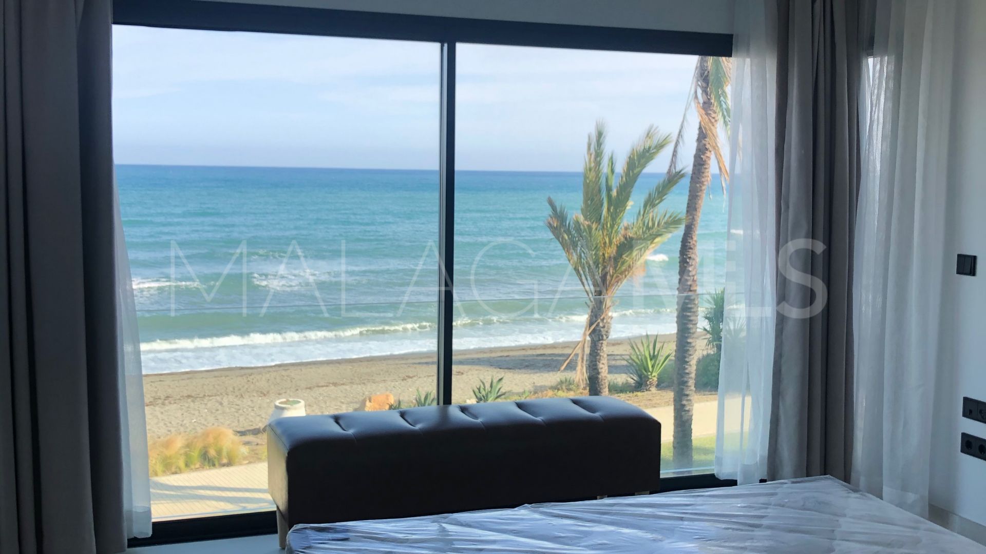 For sale Estepona town house with 3 bedrooms