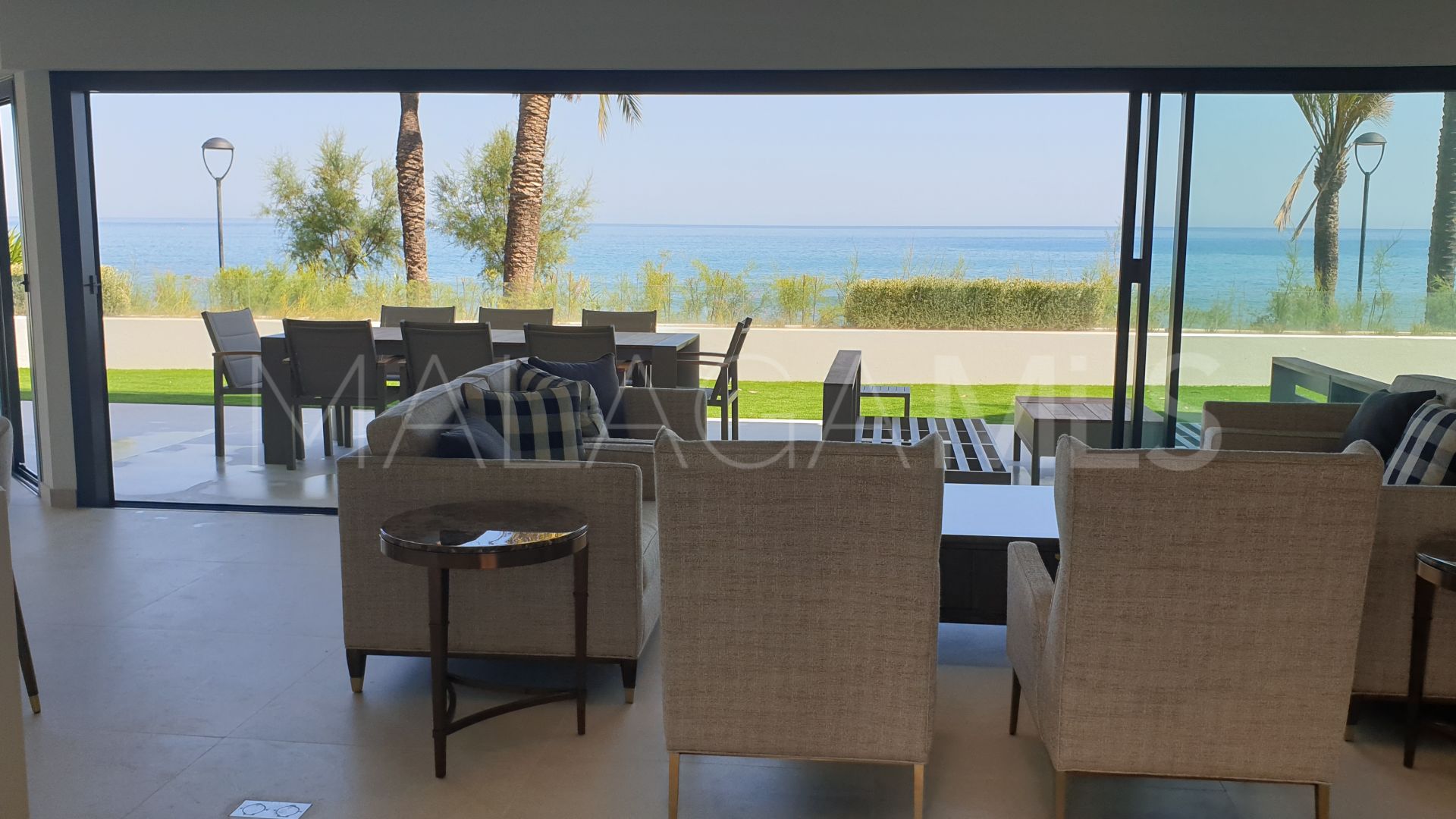 For sale Estepona town house with 3 bedrooms