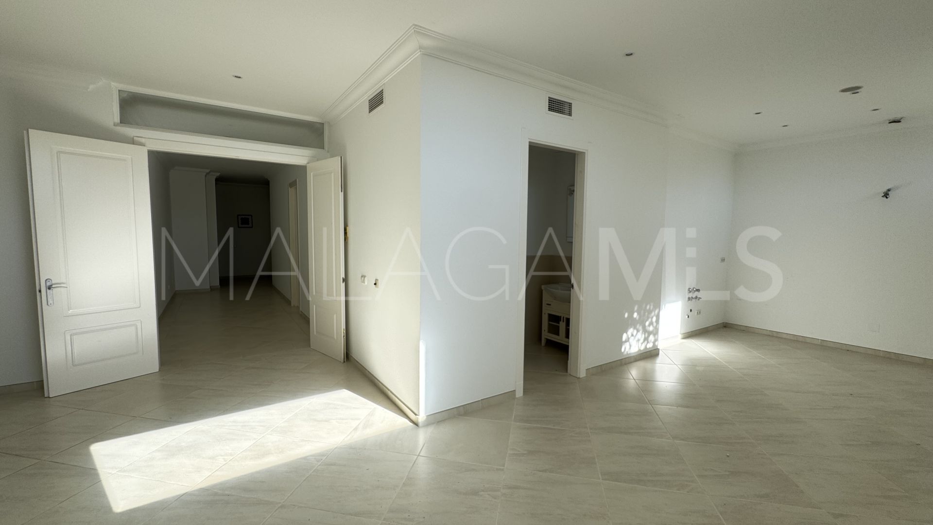 Villa for sale in Los Flamingos Golf