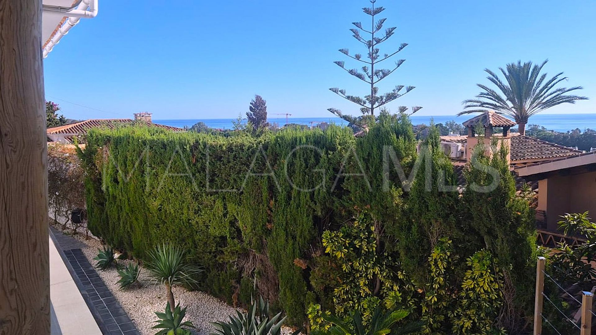 Villa for sale in Elviria