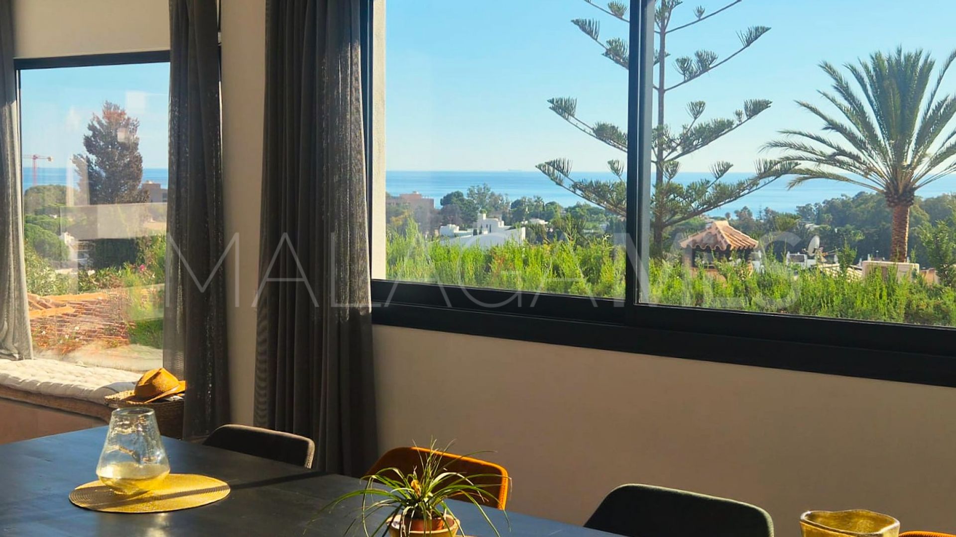 Villa for sale in Elviria